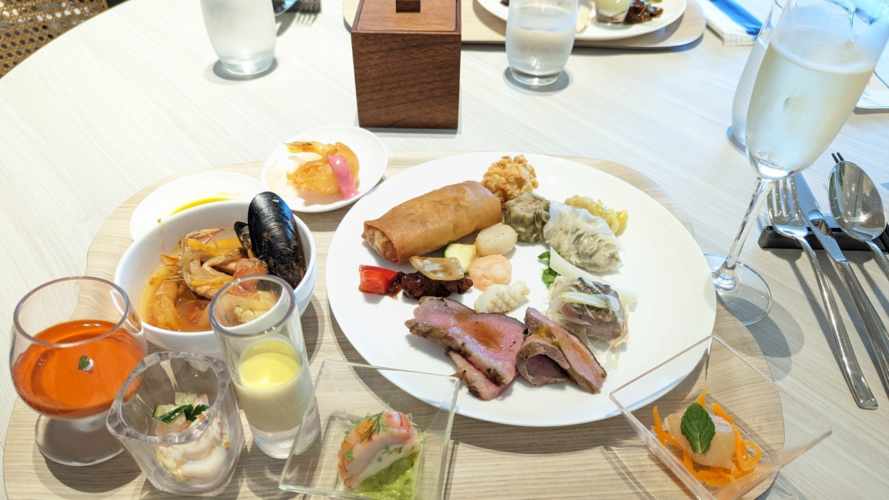 昼食ビュッフェ