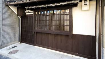 施設の入り口 / 12