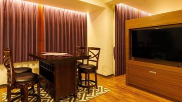 スイートルーム リビング / 4