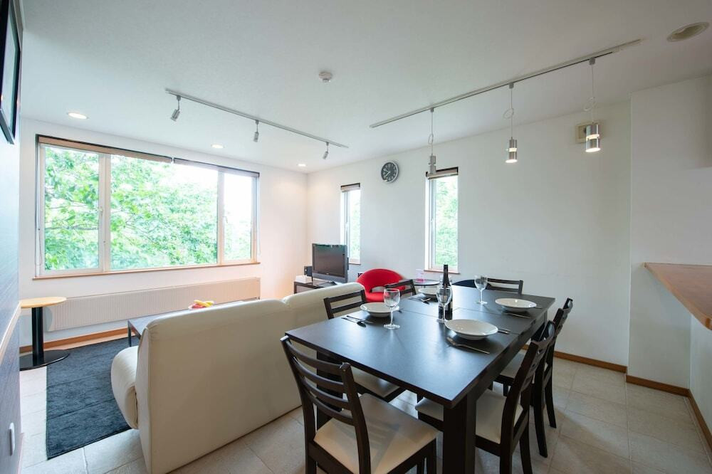 客室内のダイニングエリア