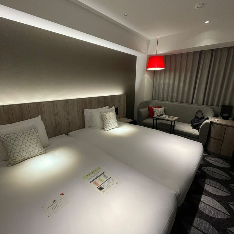 シンプルでおしゃれなデザインの「コネクティングルーム」 / 1