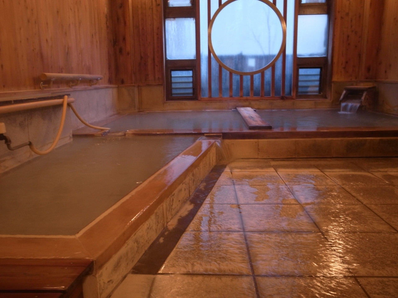 貸切風呂で、自家湧出のフレッシュな温泉をひとり占め♡4253814