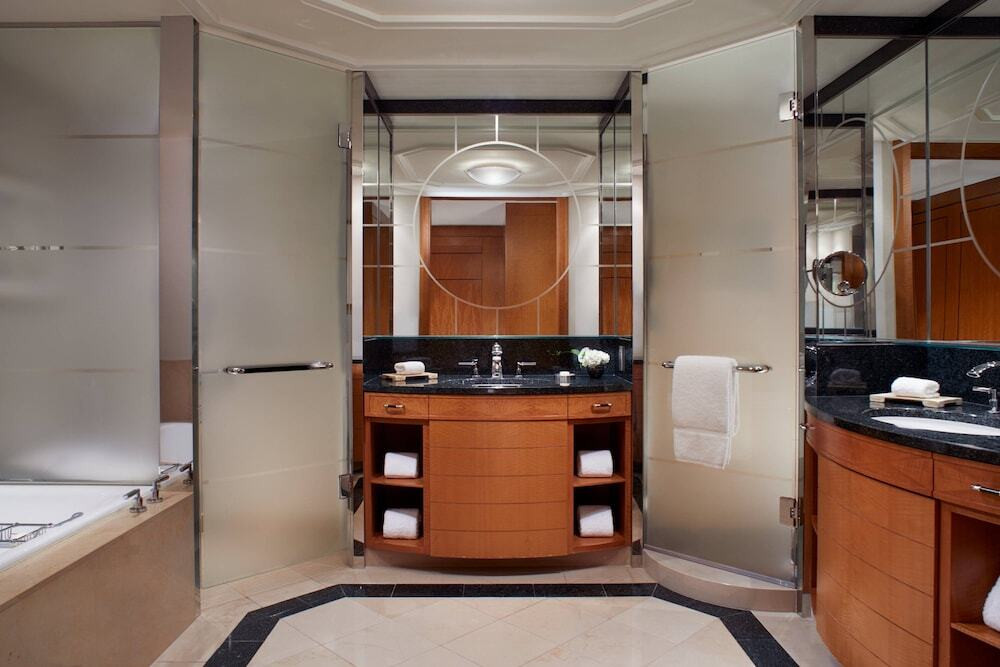 ザ・リッツ・カールトン東京（ザ・リッツ・カールトン・トウキョウ） / 13