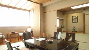 客室内のダイニングエリア / 9