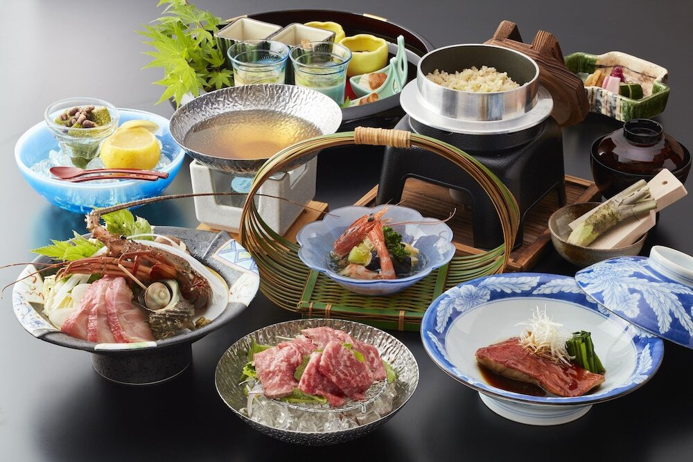 下賀茂温泉 花のおもてなし南楽（シモガモオンセン ハナノオモテナシナンラク） / 2