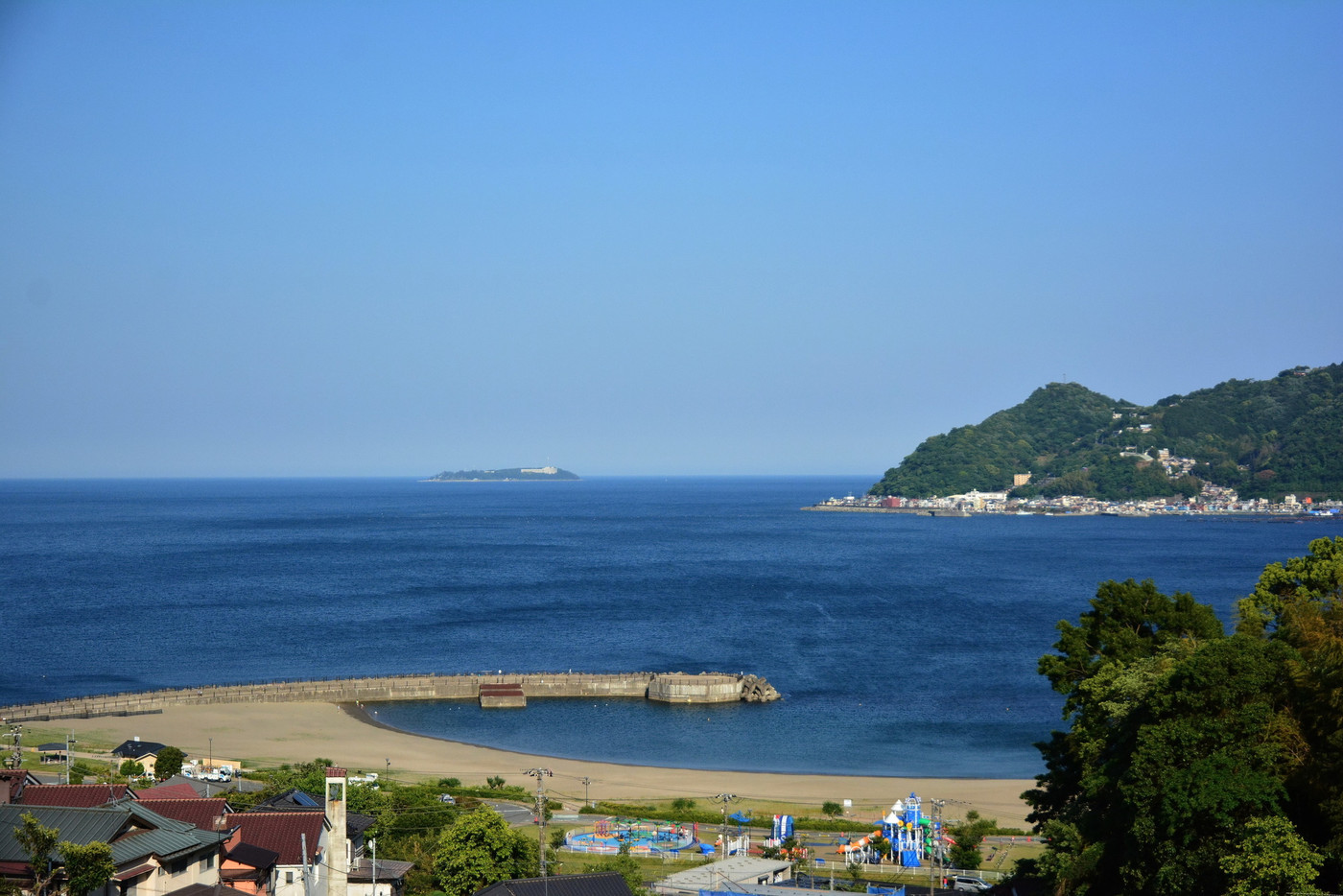 伊豆　長浜 海水浴場 ＆ 初島　2017年5月 （静岡県 熱海市 上多賀）