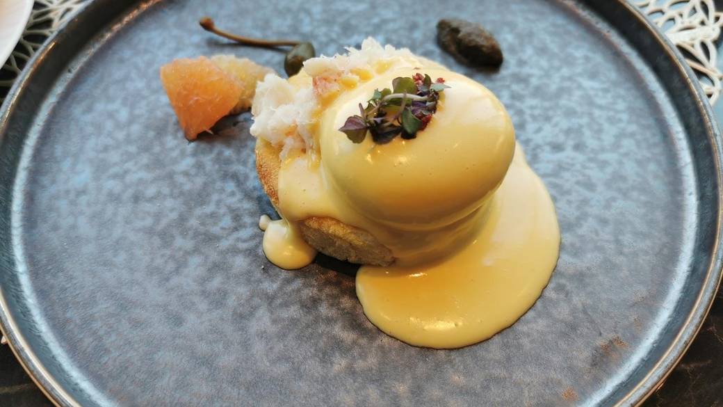 メイン　エッグベネディクト / 4