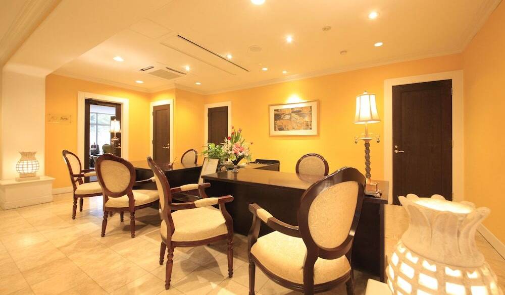 エレガントなロビーが
お出迎え / 3