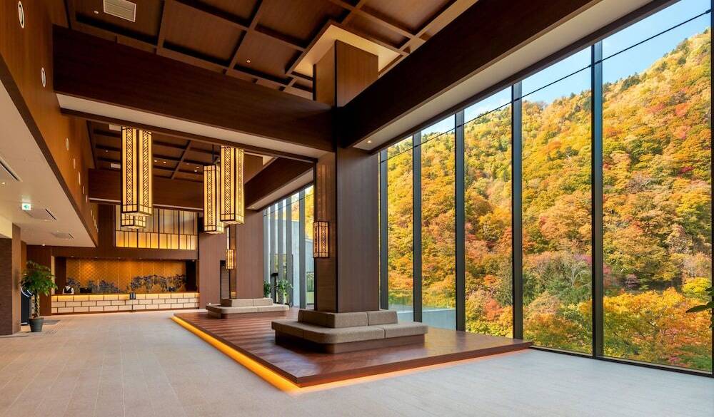 旅の始まりに胸躍る
広々エントランス / 3