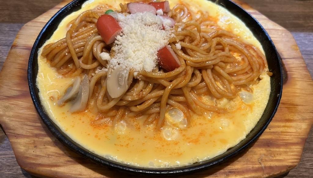 カーサタベ 鉄板ナポリタン / 4