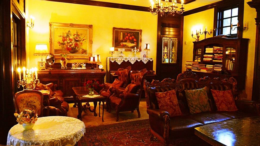 美しいラウンジで
ティータイムを / 2