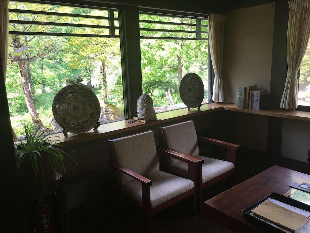 ロビーラウンジ