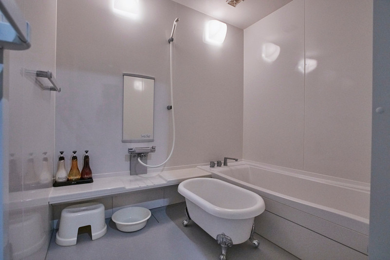 ペット専用バスが付いた特別室で快適ステイ3929466