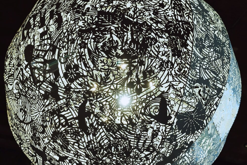 大巻伸嗣氏によるアート「ゆだま」