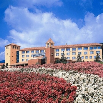 “フルーツ王国・山梨”でパフェと温泉に癒されよう2352316