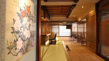 施設の入り口 / 18