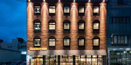 ドロップイン鳥取 ラグジュアリー カプセルホテル