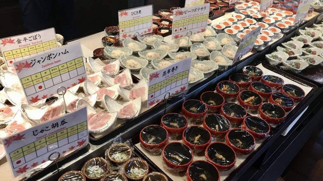 小鉢がメインの
朝食バイキング / 1