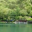 山梨「四尾連湖」でほっと一息。自然に癒される女子旅を