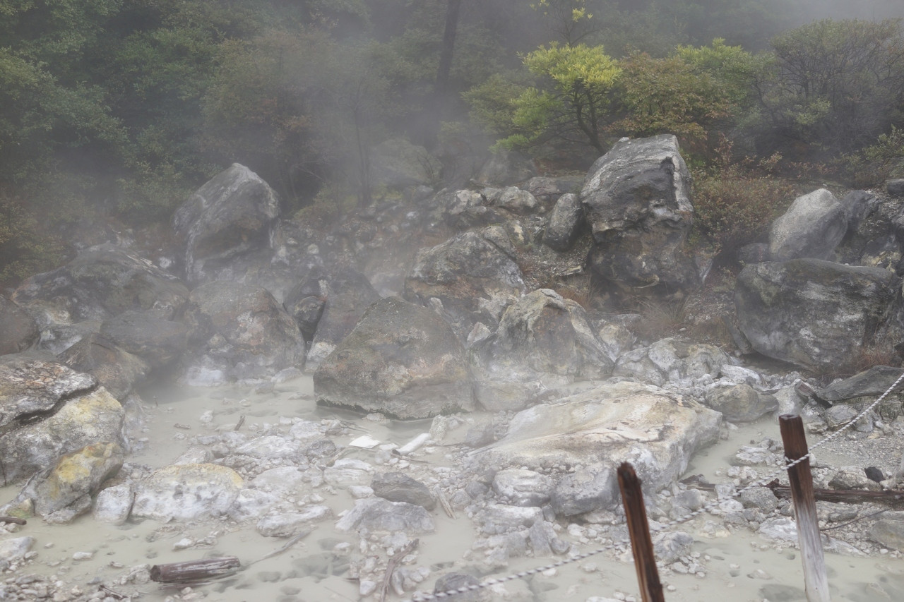 天然蒸気の蒸し風呂にデトックス効果を期待4088745