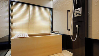 スイート シングルベッド 2 台 シティビュー (Corner)