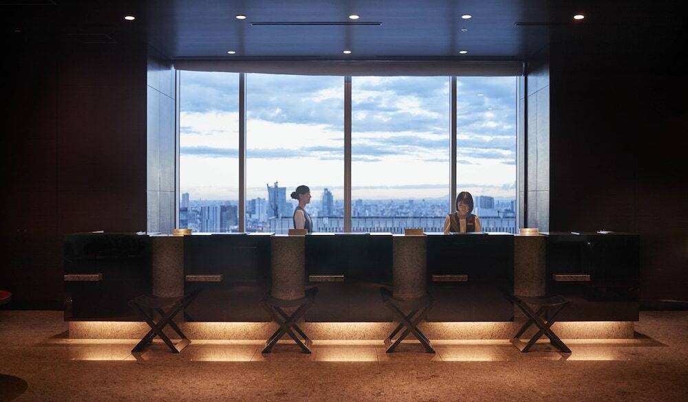 東京駅直結の
ホテルにチェックイン / 2