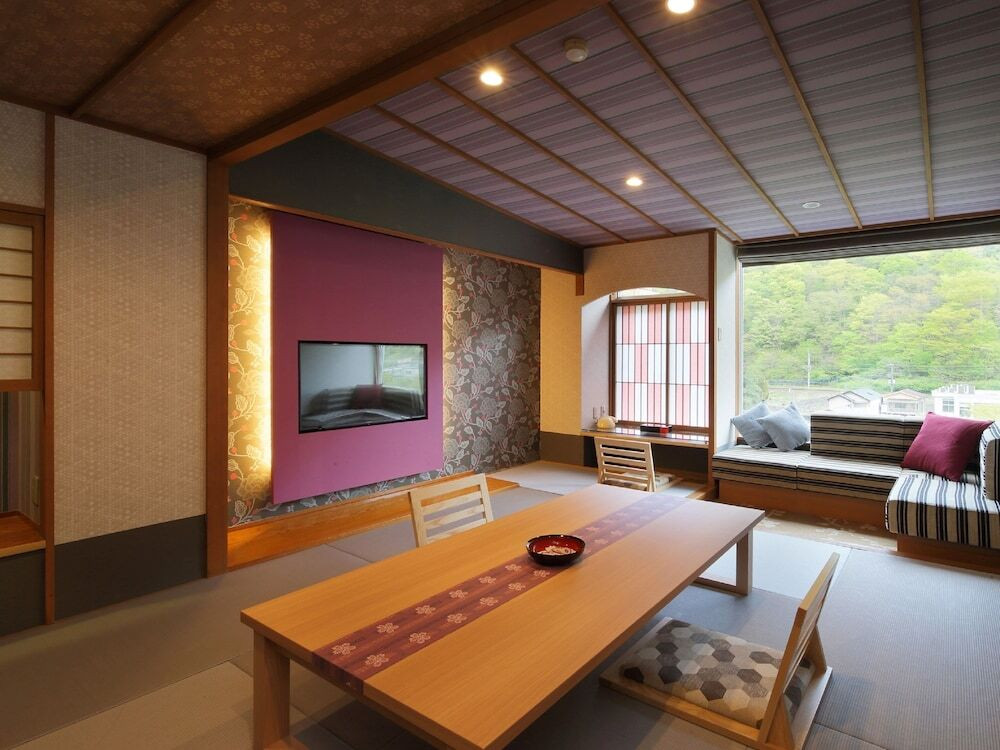 キュートな和室と“和製バル”が魅力！個性あふれる温泉ホテル3634045