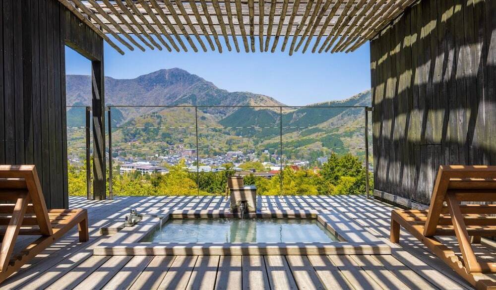 朝の空気を感じながら
温泉を満喫 / 2