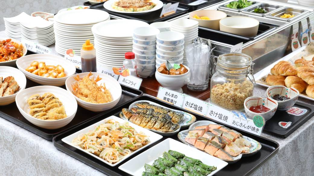 手作りの美味しさと
品数豊富な朝食に満足 / 2