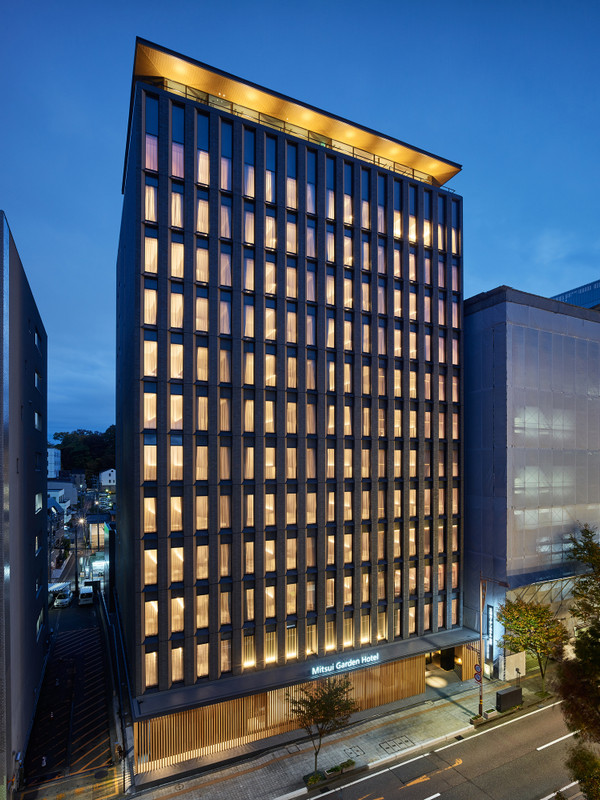 ホテル外観(夜)