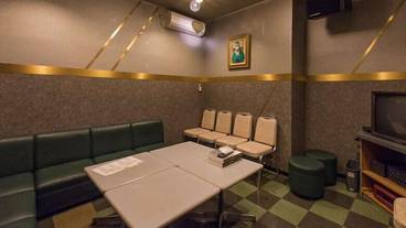 カラオケ ルーム / 12