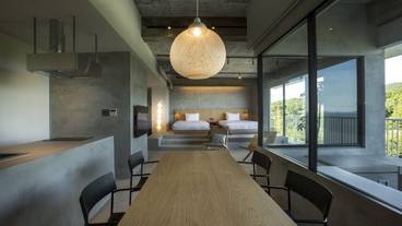 オーシャンスイート302 / 1