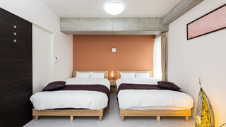 コンフォート 4 人部屋 ダブルベッド 2 台