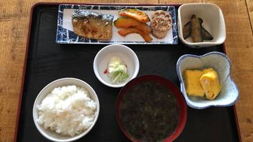 食事・飲み物 / 1