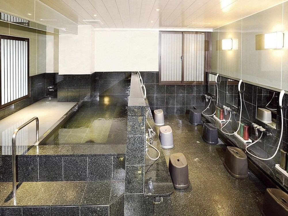 屋内スパ浴槽