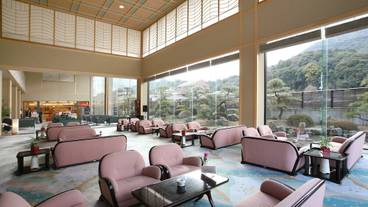 ロビーラウンジ / 3