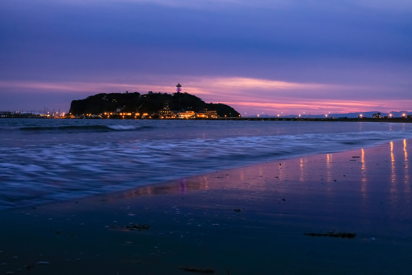 夕暮れの江ノ島