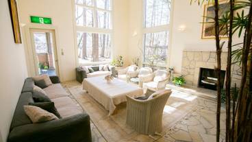 ロビーラウンジ / 3