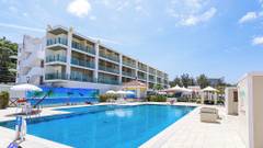 KARIYUSHI LCH RESORT on The Beach