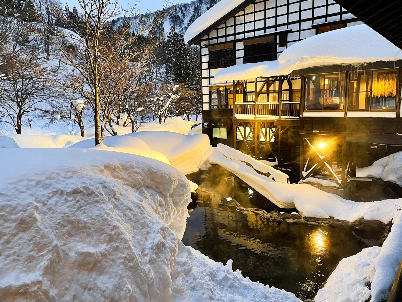 3.眼の温泉 奥湯沢 貝掛温泉3384604