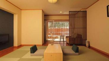 客室 / 12