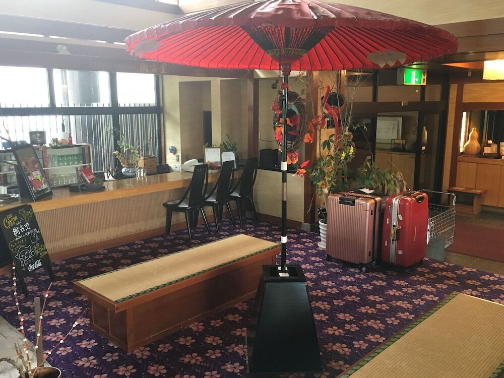 ロビーラウンジ