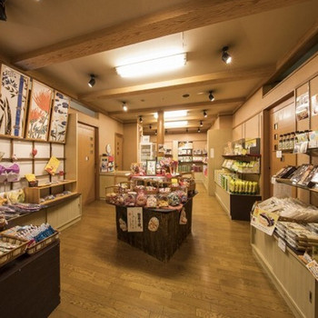 和の情緒あふれる貸切風呂にホッ3393324