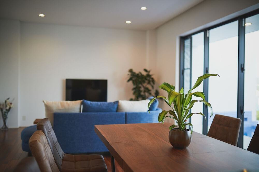 客室内のダイニングエリア