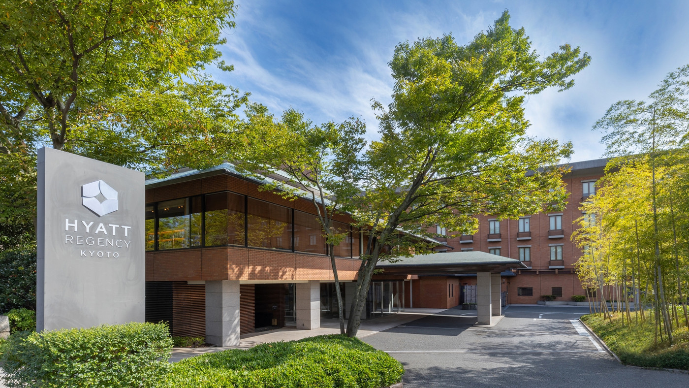 京都の夜の秘密基地3917573