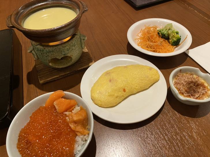 朝食ビュッフェ一例② / 4