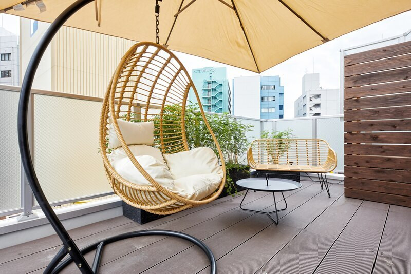 外の空気を吸ってリフレッシュ3725704