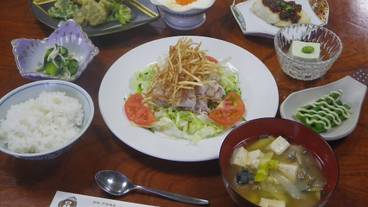 食事・飲み物 / 3