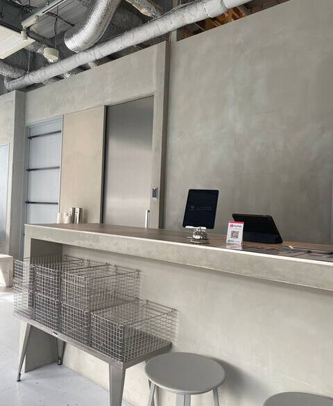 カフェ・フロント / 2