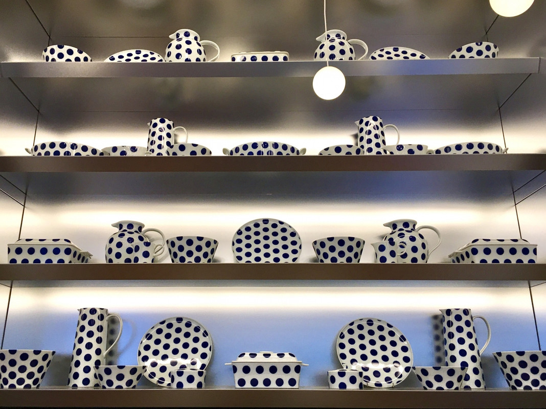 Oh.lala...のモチーフはポップな感じの水玉